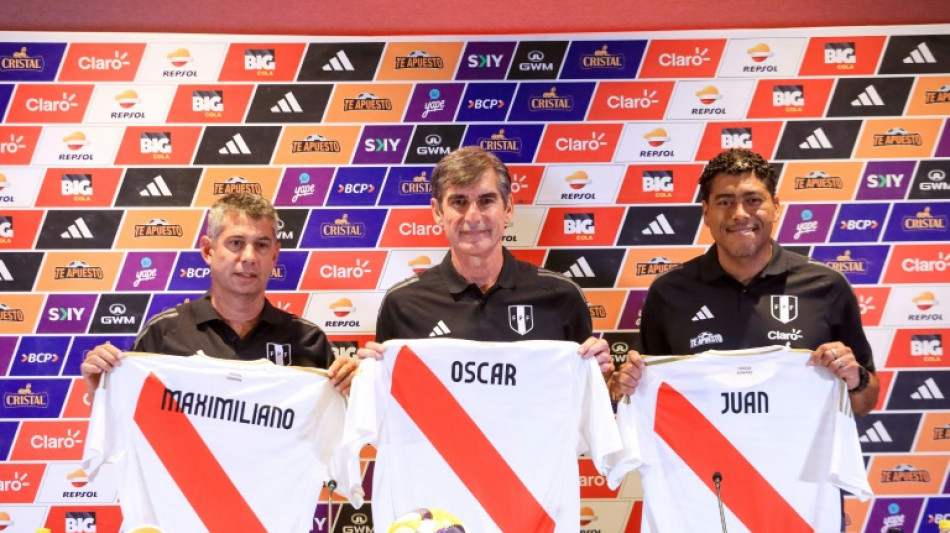&Oacute;scar Ib&aacute;&ntilde;ez assume sele&ccedil;&atilde;o do Peru com desafio de classificar para Copa de 2026