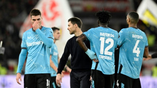 Leverkusen empata com Stuttgart e n&atilde;o aproveita trope&ccedil;o do Bayern