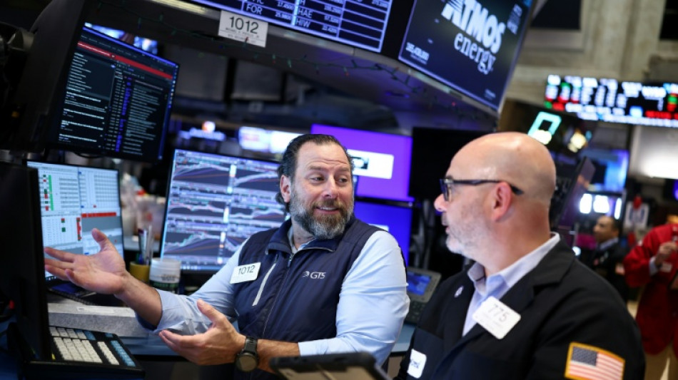 Wall Street progresse, entre espoir sur le Moyen-Orient et r&eacute;sultats d'entreprises