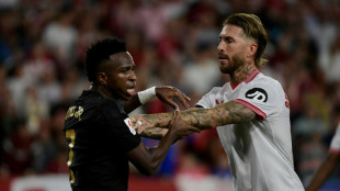 Real Madrid empata (1-1) em sua visita ao Sevilla; Atl&eacute;tico goleia com 3 de Griezmann
