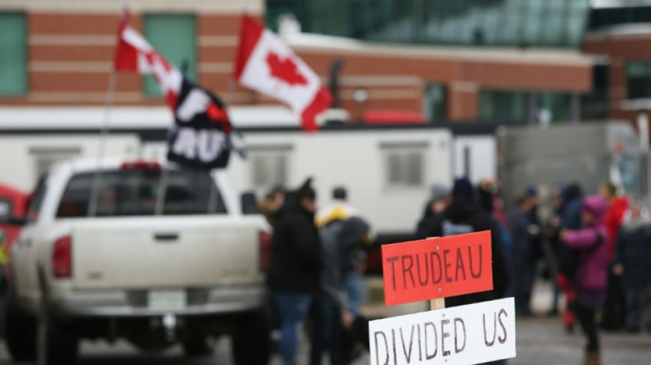 Contestation au Canada: Trudeau sous pression, &eacute;tat d'urgence en Ontario