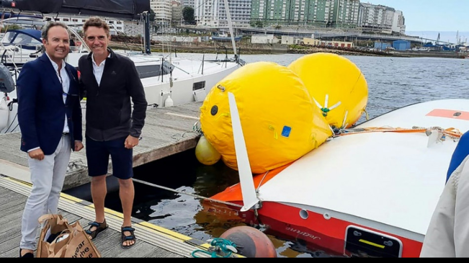 Seize heures sous la coque d'un bateau: le sauvetage miraculeux d'un skipper fran&ccedil;ais dans l'Atlantique
