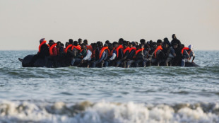 Un centenar de migrantes son rescatados en el canal de la Mancha en dos d&iacute;as
