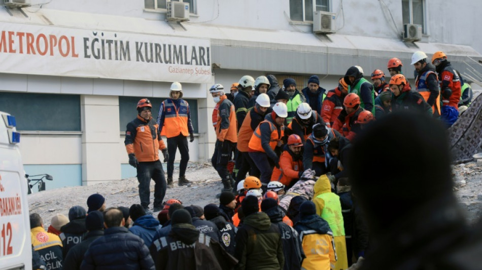 "Ahora esperamos a nuestros muertos": enfado en Turqu&iacute;a por la reacci&oacute;n al sismo