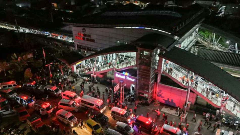 Colis&atilde;o de trens na Indon&eacute;sia deixa 15 mortos e dezenas de feridos