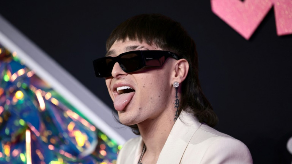 Cantor mexicano Peso Pluma recebe amea&ccedil;as de morte por show em Tijuana