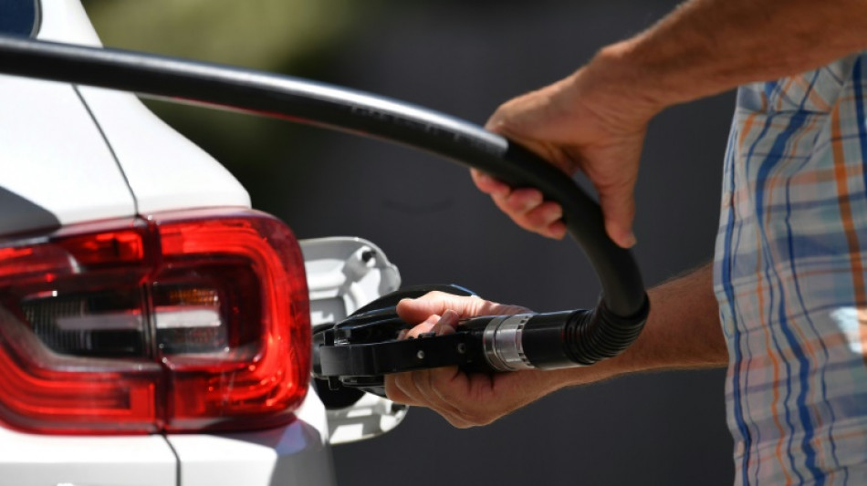 France: les prix des carburants poursuivent leur reflux