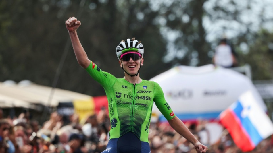 Cyclisme: Pogacar conserve son titre de champion du monde apr&egrave;s une attaque de plus de 100 km