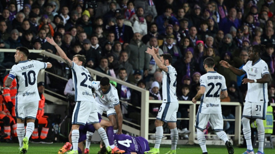 Fiorentina x Inter &eacute; suspenso ap&oacute;s mal s&uacute;bito de Edoardo Bove; Napoli segue l&iacute;der
