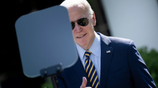 Biden e republicanos adiam negociação sobre teto da dívida dos EUA