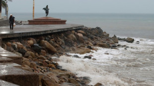 Furac&atilde;o Lidia atinge costa mexicana do Pac&iacute;fico