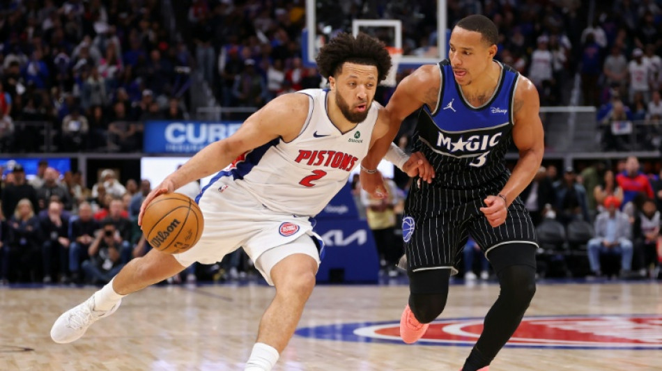Pistons stay alive, Lakers can't stop Rockets