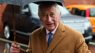 Charles III passa por cirurgia de próstata em clínica de Londres