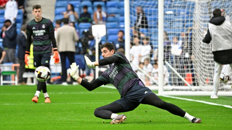 Courtois e Milit&atilde;o s&atilde;o operados 'com sucesso' de les&otilde;es no joelho