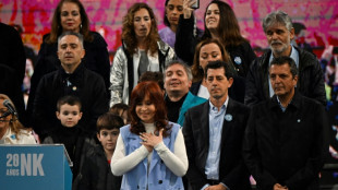 Cristina Kirchner pede abandono de acordo com FMI em ato de campanha