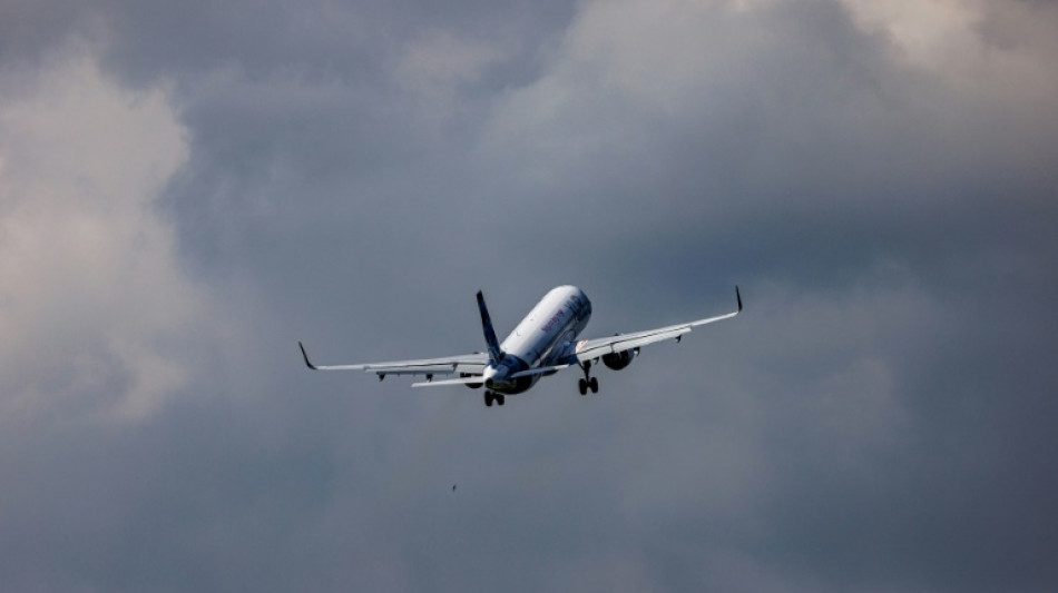 R&eacute;seau Action Climat sugg&egrave;re une "taxe grands voyageurs" pour r&eacute;duire le trafic a&eacute;rien 