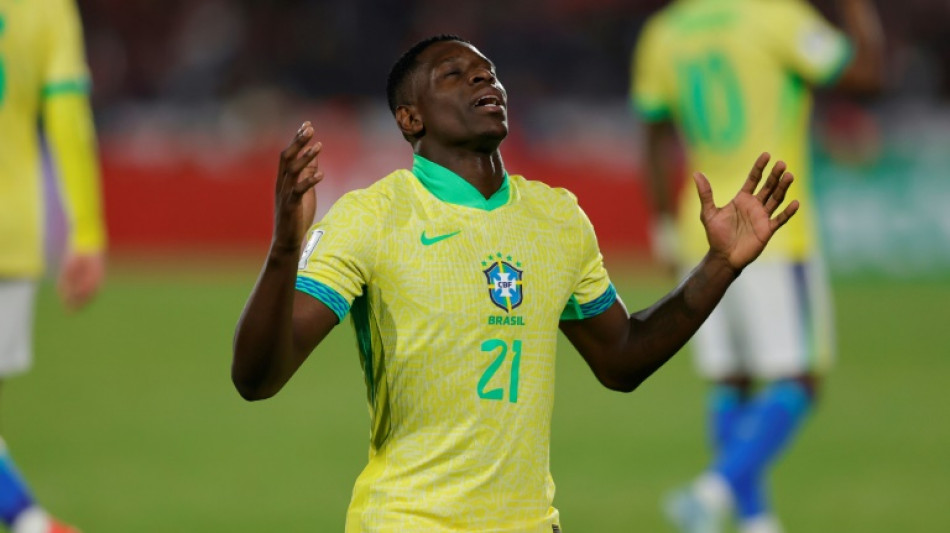 Brasil vence Chile de virada (2-1) em Santiago pela 9&ordf; rodada das Eliminat&oacute;rias