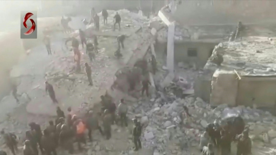 Trece muertos al derrumbarse un edificio en Siria