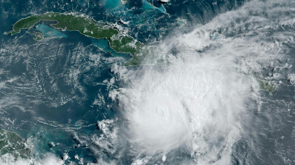 Furac&atilde;o Beryl avan&ccedil;a em dire&ccedil;&atilde;o ao M&eacute;xico depois de atingir a Jamaica