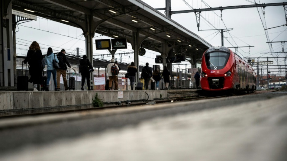 Gr&egrave;ve SNCF: avec 4 TGV sur 10, les voyageurs face &agrave; la gr&egrave;ve des contr&ocirc;leurs