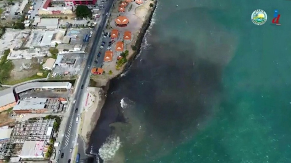 Trinit&eacute;-et-Tobago: la mar&eacute;e noire toujours pas contenue