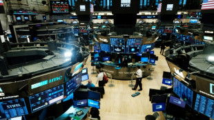Wall Street commence la semaine en hausse 