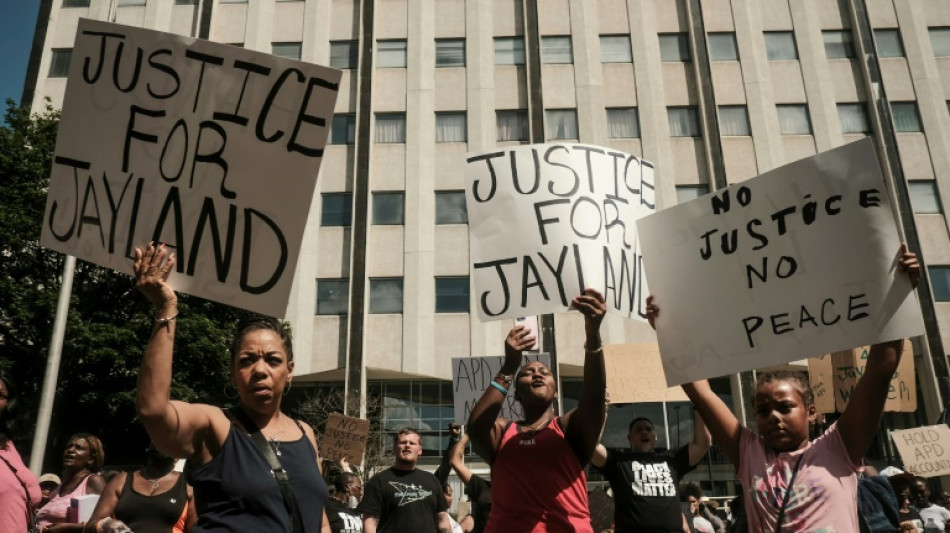 USA: manifestations apr&egrave;s la vid&eacute;o d'un homme noir cribl&eacute; de balles par la police