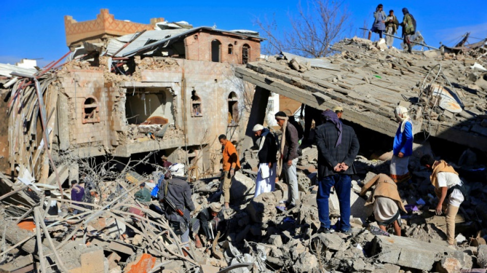 Al menos 11 muertos en bombardeos de coalici&oacute;n en Yemen, tras ataque en Emiratos 