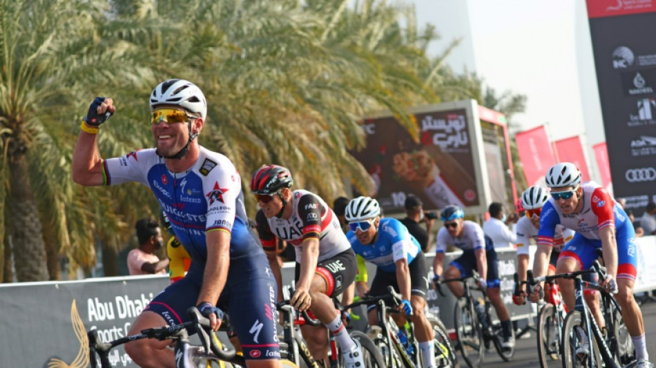 After slow day in Abu Dhabi, Cavendish brings the heat