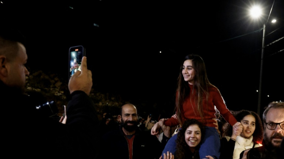 "Bienvenue !": les Palestiniens accueillent dans la joie les prisonniers lib&eacute;r&eacute;s