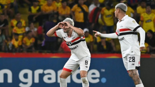 S&atilde;o Paulo vence Barcelona (2-0) no Equador e &eacute; 2&ordm; no Grupo B da Libertadores