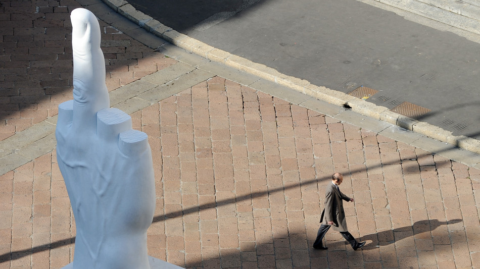 Borsa: Milano apre in rialzo, +1,54%