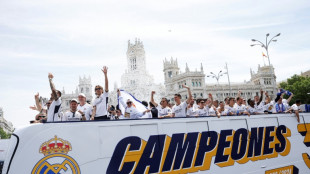 Hungry Madrid parade league title with eye on European glory