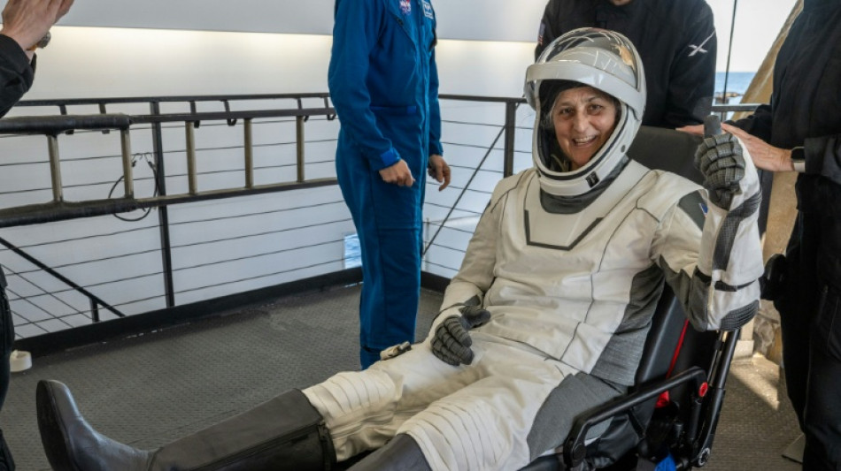 Astronautas da ISS voltam em seguran&ccedil;a para a Terra depois de nove meses