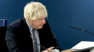 Enquête publique sur le Covid: Boris Johnson présente ses excuses aux familles des victimes