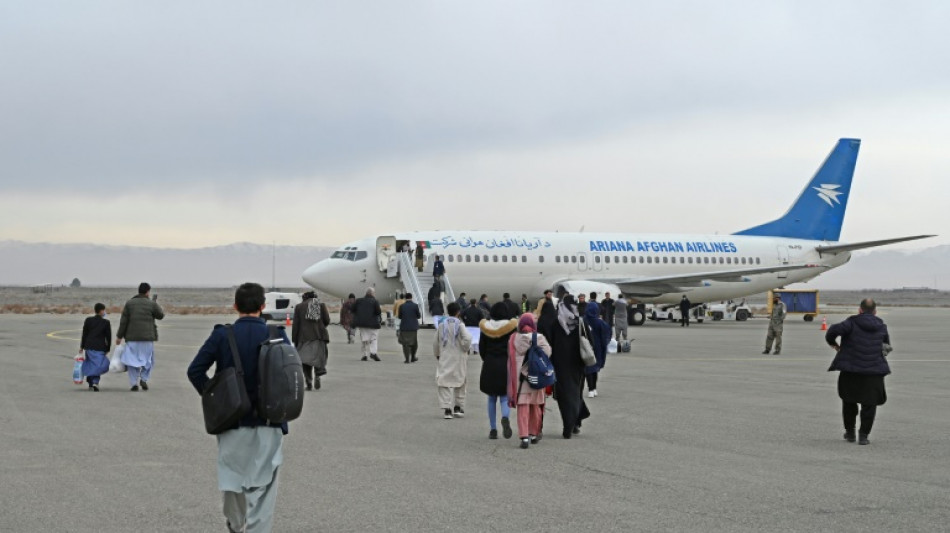 Afghanistan: les femmes ne peuvent plus voyager seules en avion