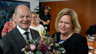 Scholz mit SPD-Spitzenkandidatin Faeser in Hessen