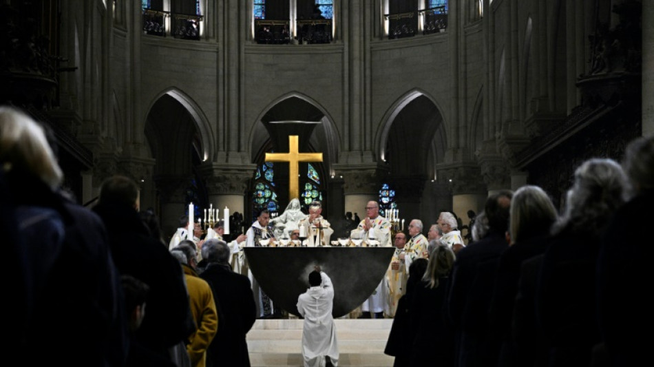 &Agrave; Notre-Dame, la "joie" des premiers fid&egrave;les lors de la messe de r&eacute;ouverture