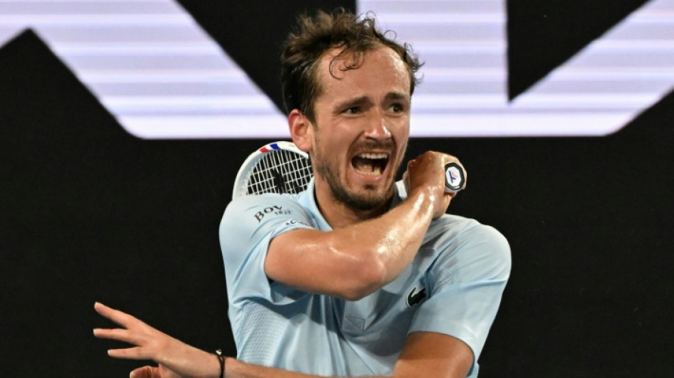 Medvedev vence Struff e alcan&ccedil;a em Marselha a primeira semifinal do ano