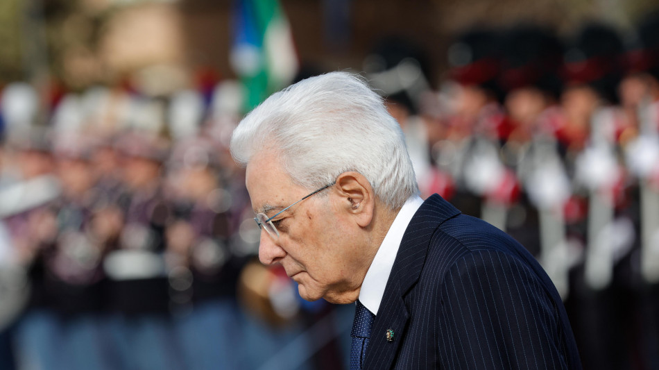 Giornata Unit&agrave; nazionale, Mattarella all'Altare della Patria