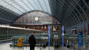 Streiks legen Zugverkehr in England fast komplett lahm