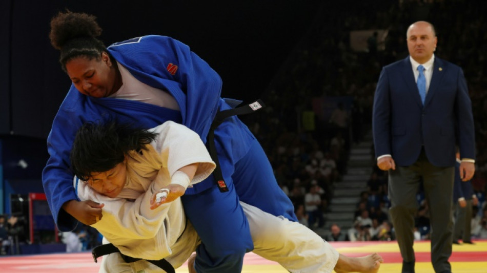 Beatriz Souza vai lutar por medalha no jud&ocirc; em Paris; 'Baby' cai na estreia
