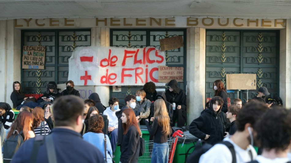 Blocage des lyc&eacute;es : un vendredi sous haute tension, syndicats et lyc&eacute;ens re&ccedil;us par le ministre 