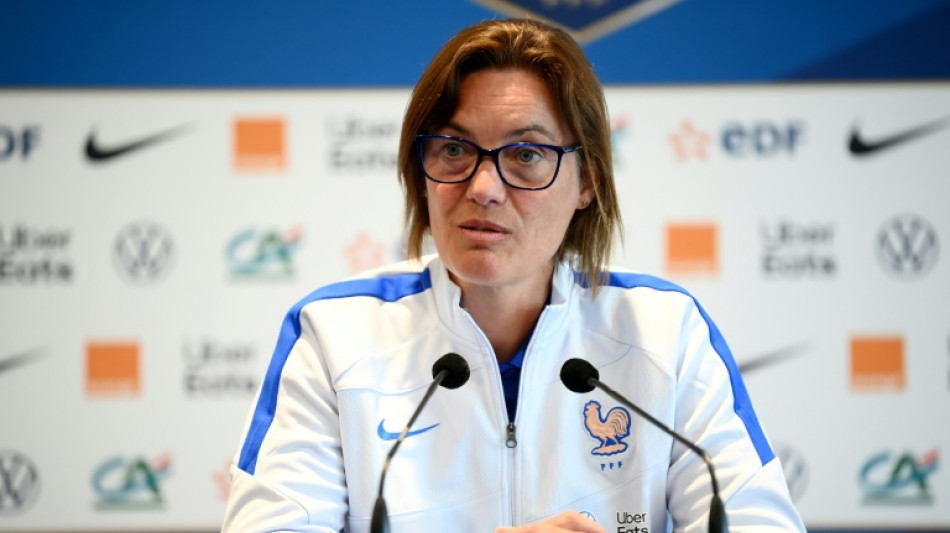 Les Bleues "pr&ecirc;tes &agrave; souffrir" avant l'Euro, dit Diacre 