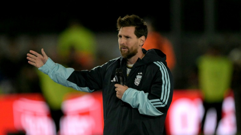 "Foi um orgulho muito grande para mim defender esta camisa", diz Messi