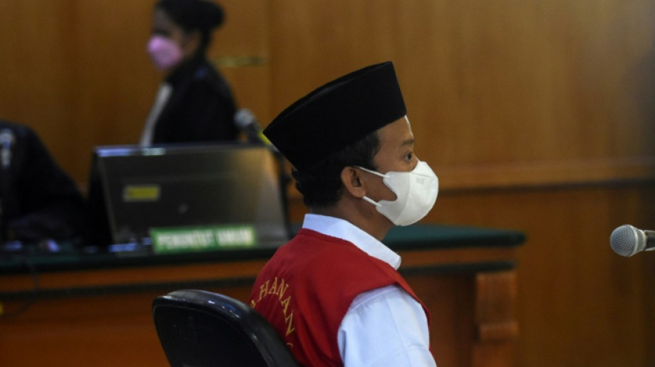 Un profesor en Indonesia, sentenciado a cadena perpetua por la violaci&oacute;n de 13 alumnas