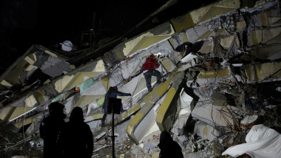 Mehr als 4800 Tote durch Erdbeben im türkisch-syrischen Grenzgebiet