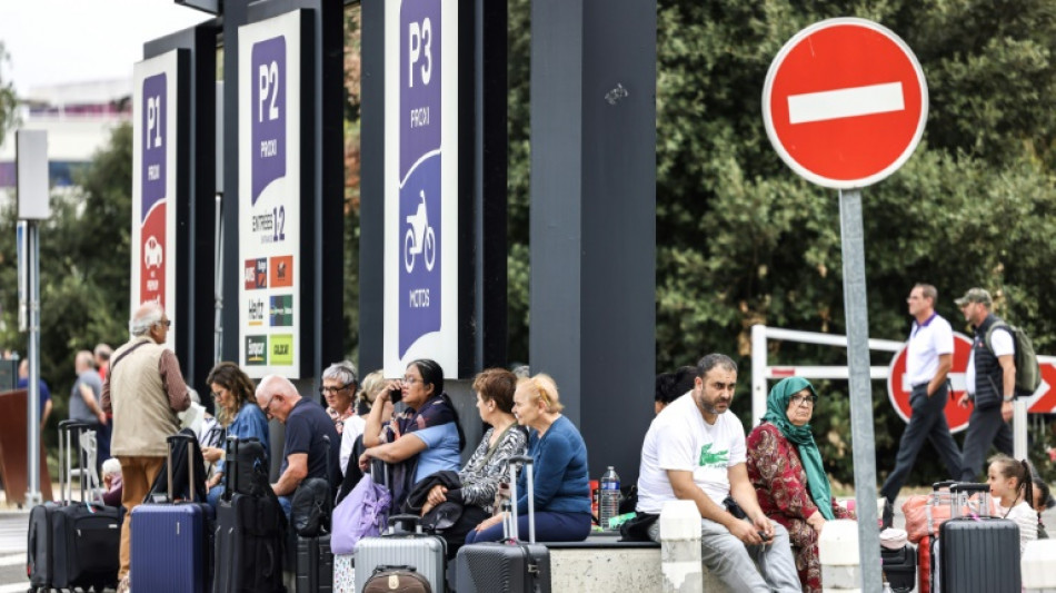 Erneut mehrere Flughäfen in Frankreich nach Anschlagsdrohungen geräumt