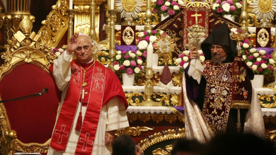 El papa concluye su visita a Turquía y viaja a Líbano con un mensaje de paz