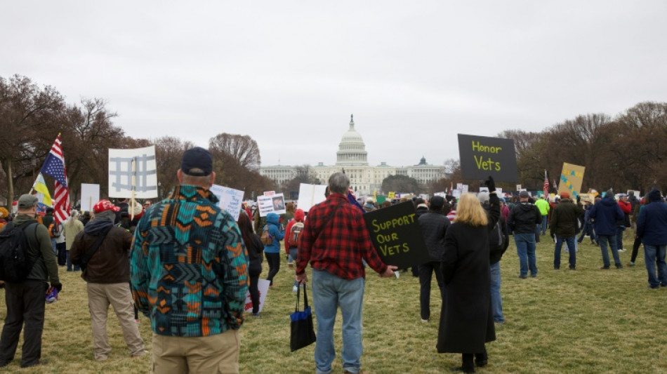 Apr&egrave;s un recul face &agrave; Trump, des d&eacute;mocrates en col&egrave;re contre leurs responsables